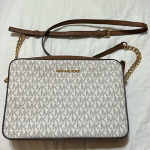 Michael Kors crossbody 💼